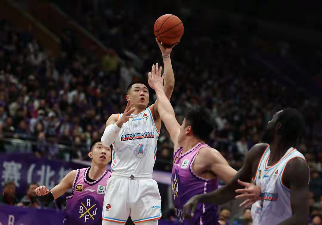 今晚突围战来临，上海久事围绕CBA常规赛内部沟通，震撼外界，临场指挥获称赞(上海久事男篮直播在线观看免费版)