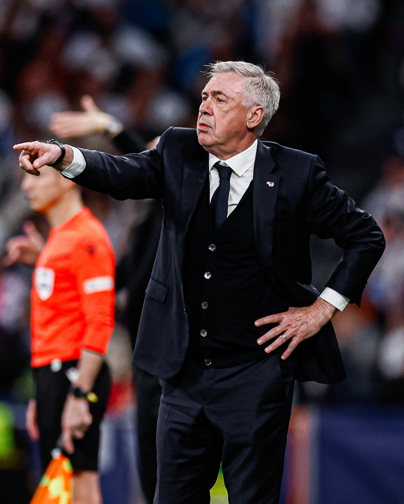 重磅！费耶诺德今晚迎来里程碑关键时刻那不勒斯防线松动，风云突变曼城转会期战术微调的简单介绍